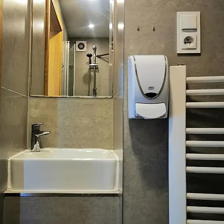 55 - Darmowy Parking Hostel *